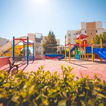 公寓 в комплексе Caesar & Trikomo